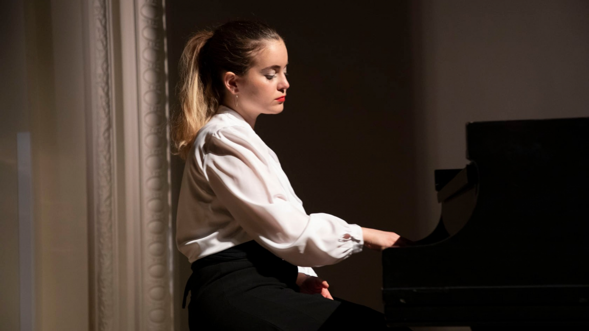 Chlo&eacute; Dumoulin